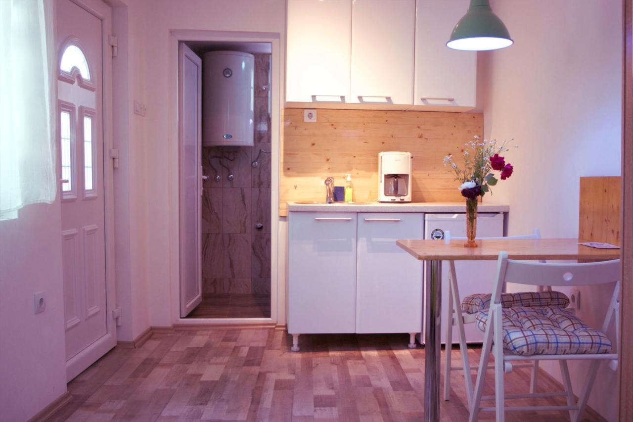 Universe Rooms & Apartments 斯科普里 外观 照片