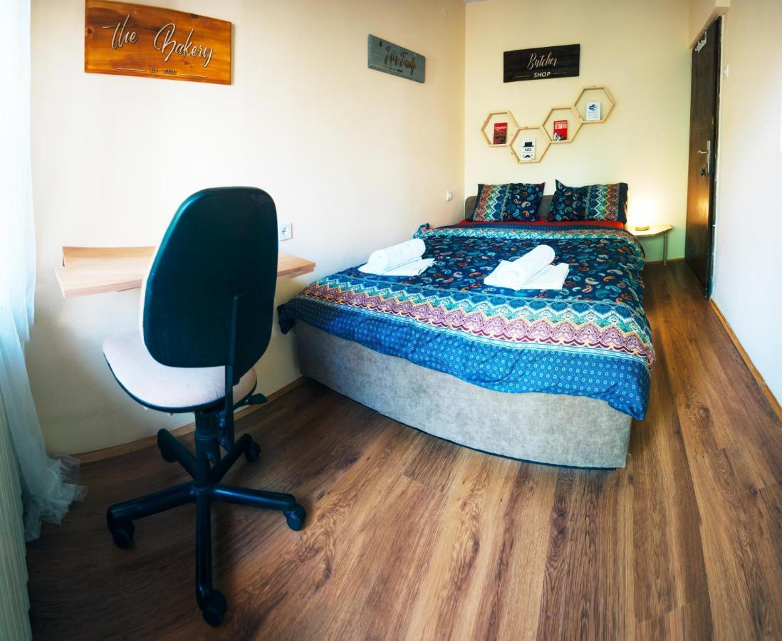 Universe Rooms & Apartments 斯科普里 外观 照片